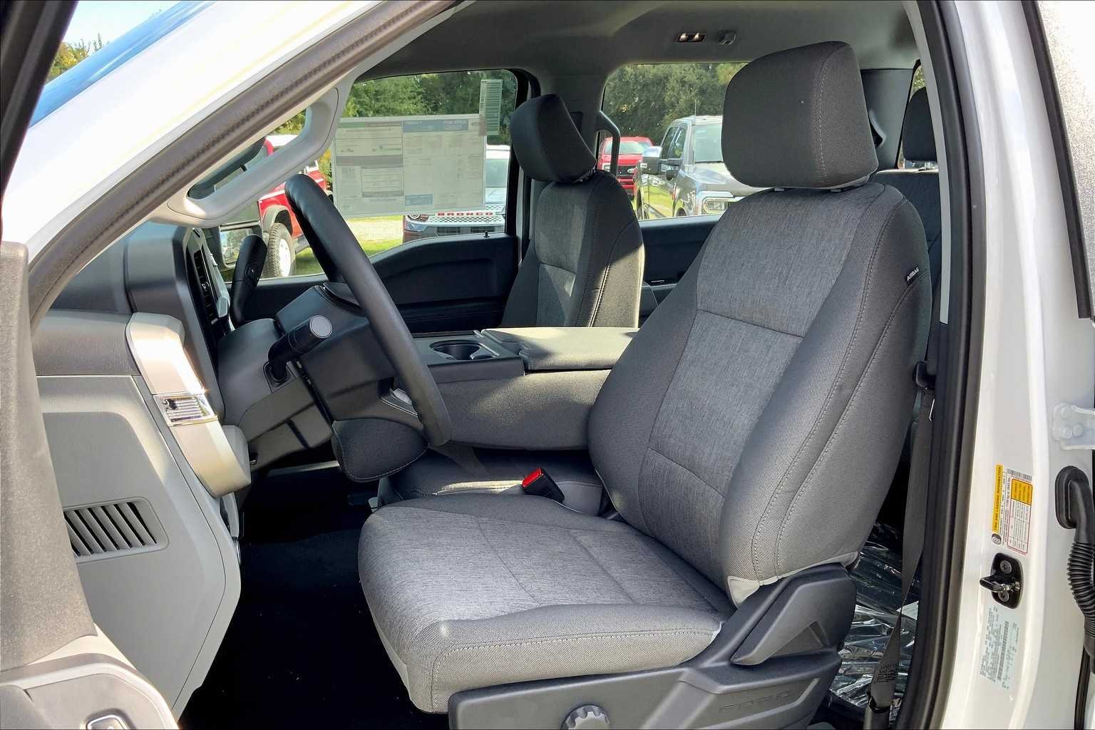 New 2026 Oxford White Ford F-250® XL image 9