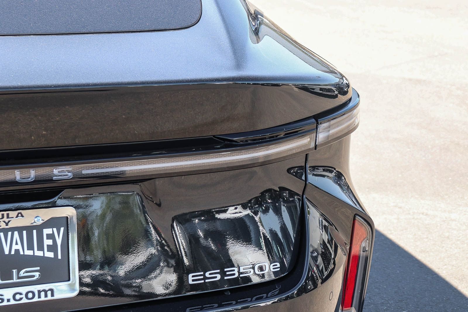 New 2026 Caviar Lexus ES 350e PREMIUM image 8