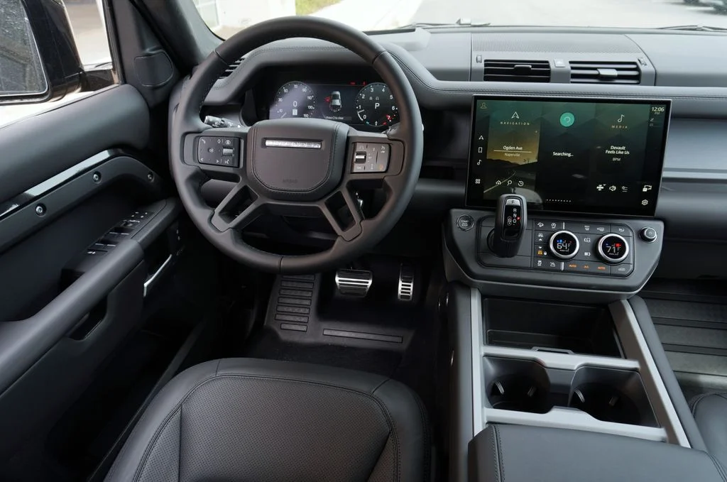 New 2026 Santorini Black Land Rover X image 17