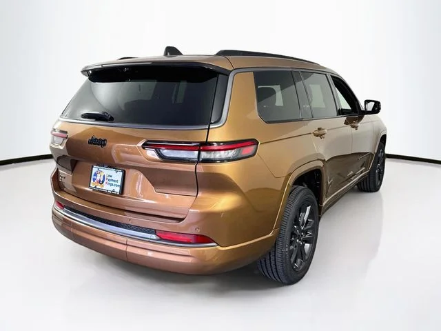 New 2026 Copper Shino Metallic Clear-Coat Exterior Paint Jeep Limited image 7