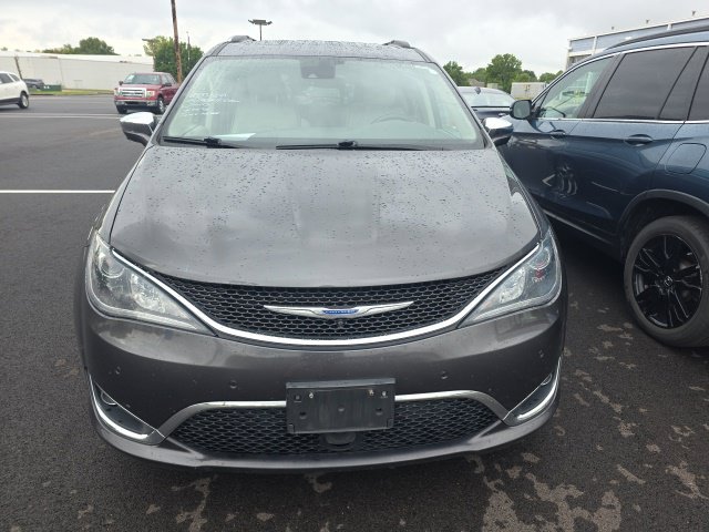 Used 2019 Granite Crystal Metallic Clearcoat Chrysler Limited image 6