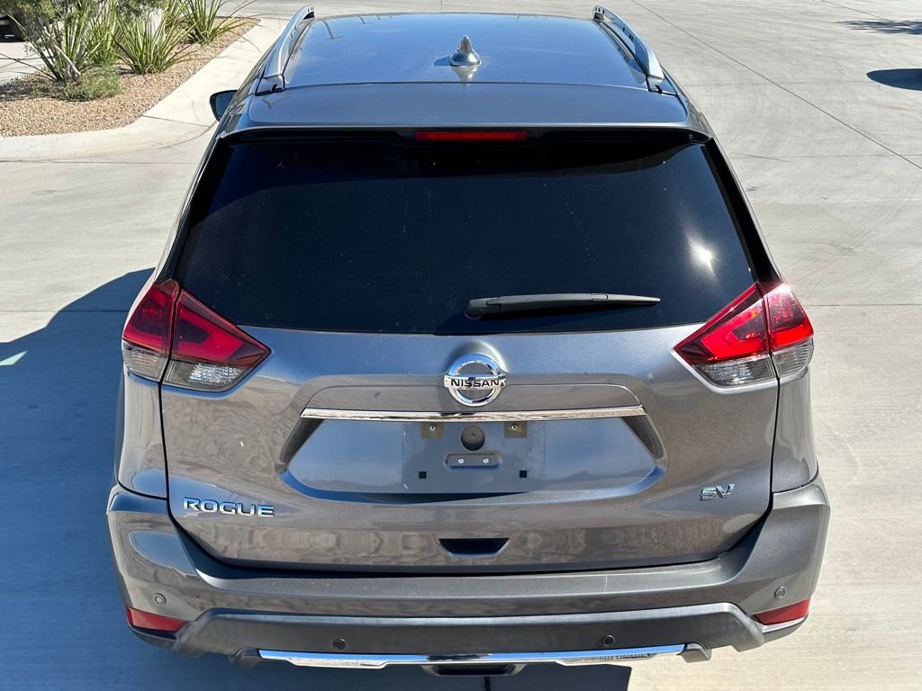 2019 Nissan Rogue SV photo 3