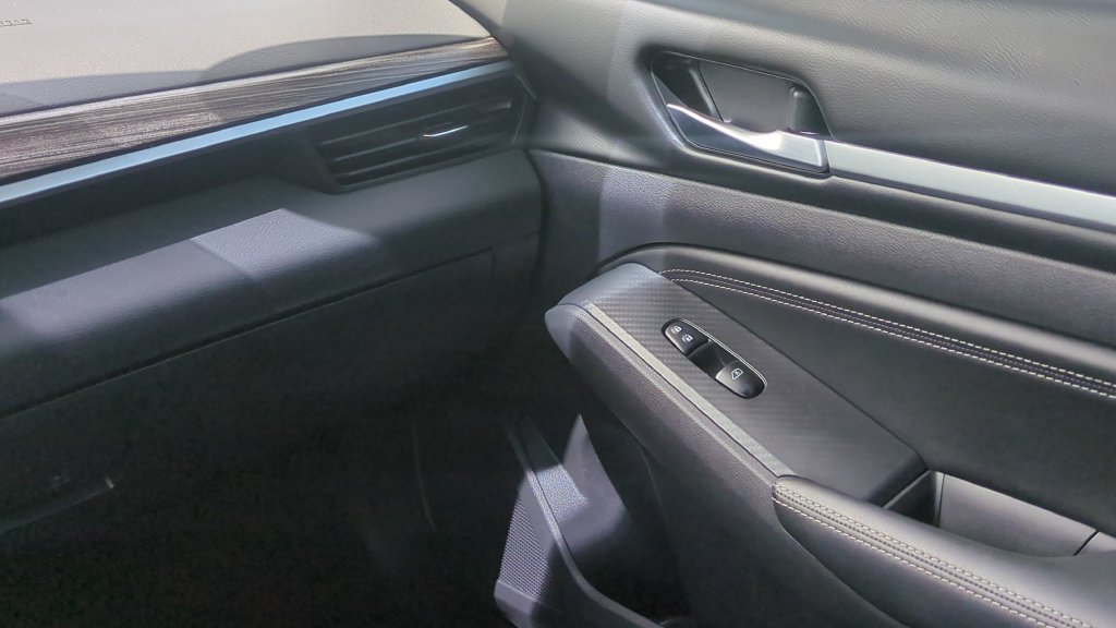 Used 2019 Blue Nissan 2.5 SL image 12