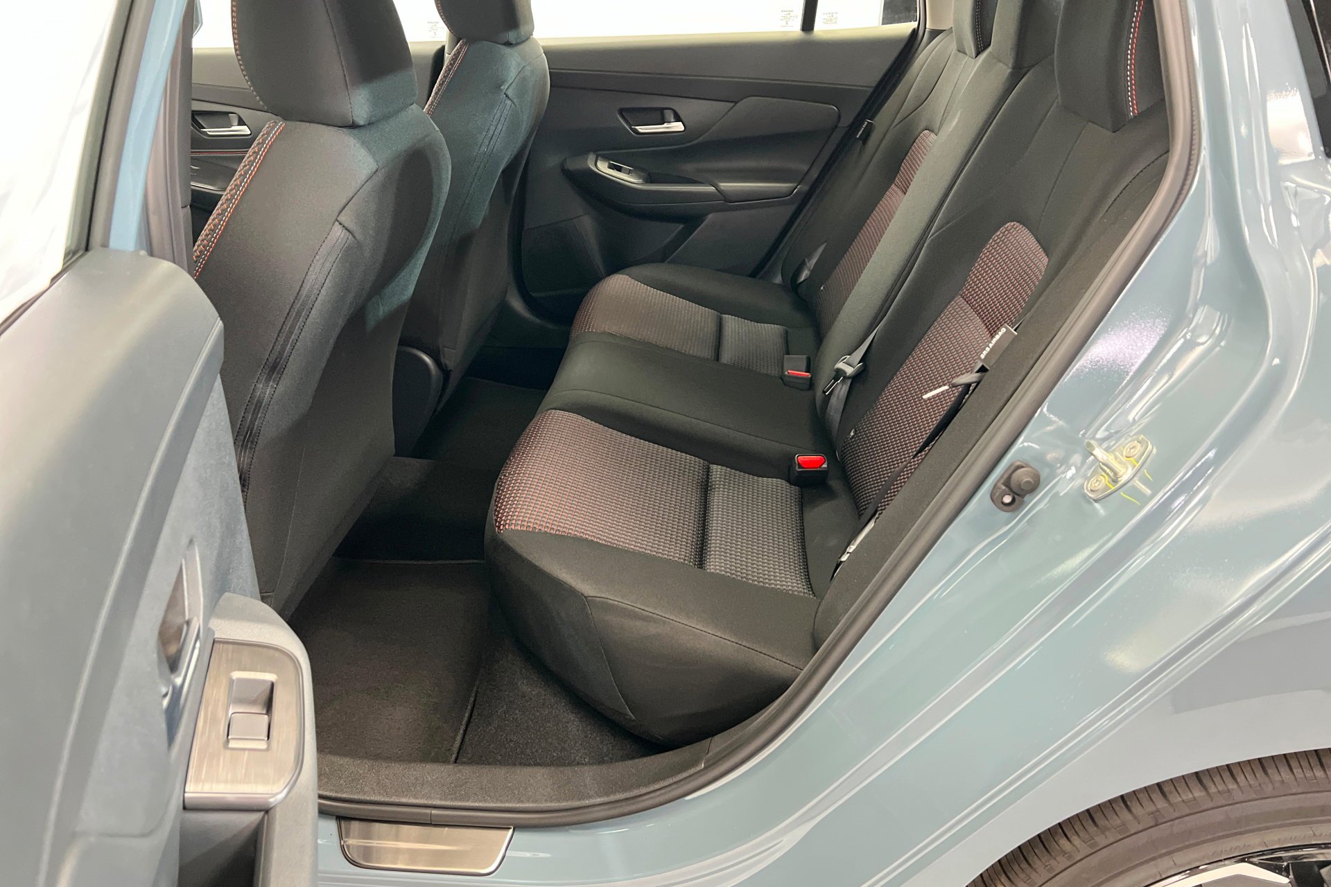 New 2027 Atlantic Gray Metallic Nissan SR image 22