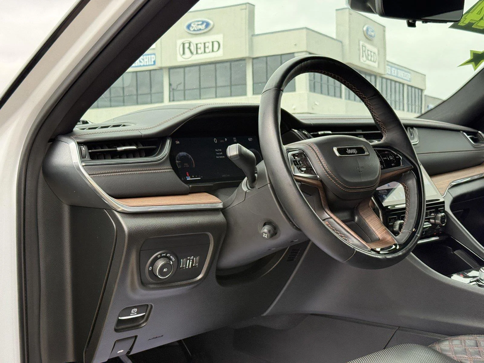 Used 2025 Metallic Jeep Overland image 10