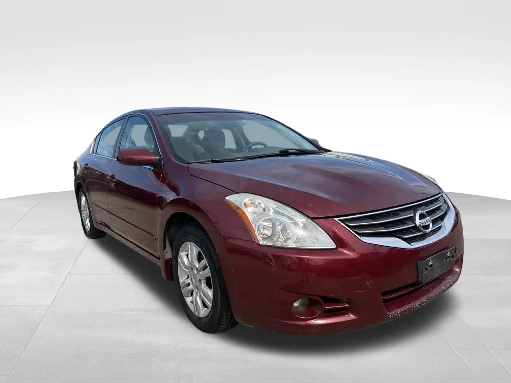 Used 2011 Red Nissan 2.5 S image 8