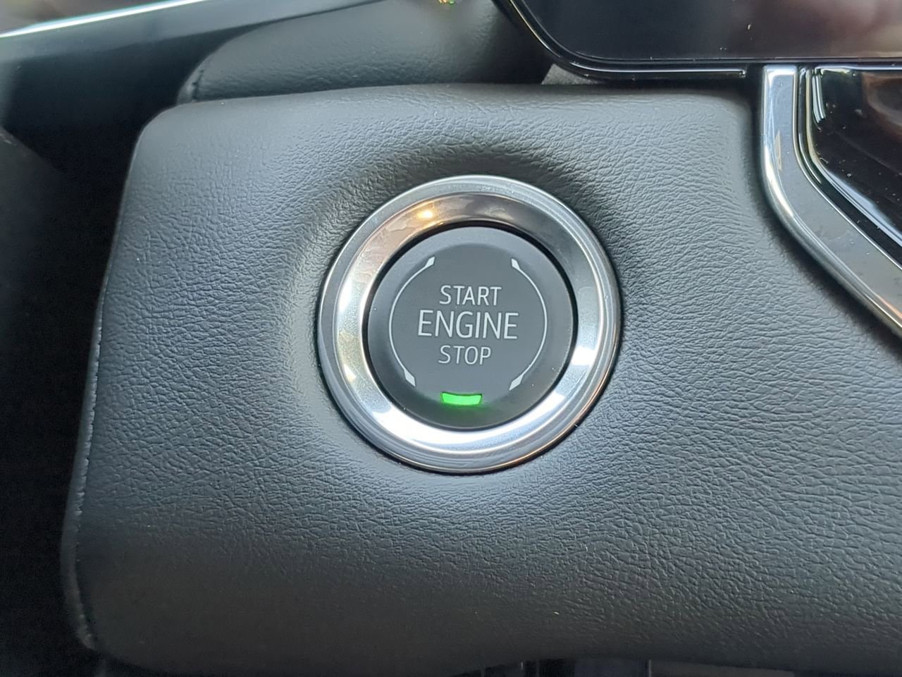 New 2026 Sterling Metallic GMC Elevation image 17