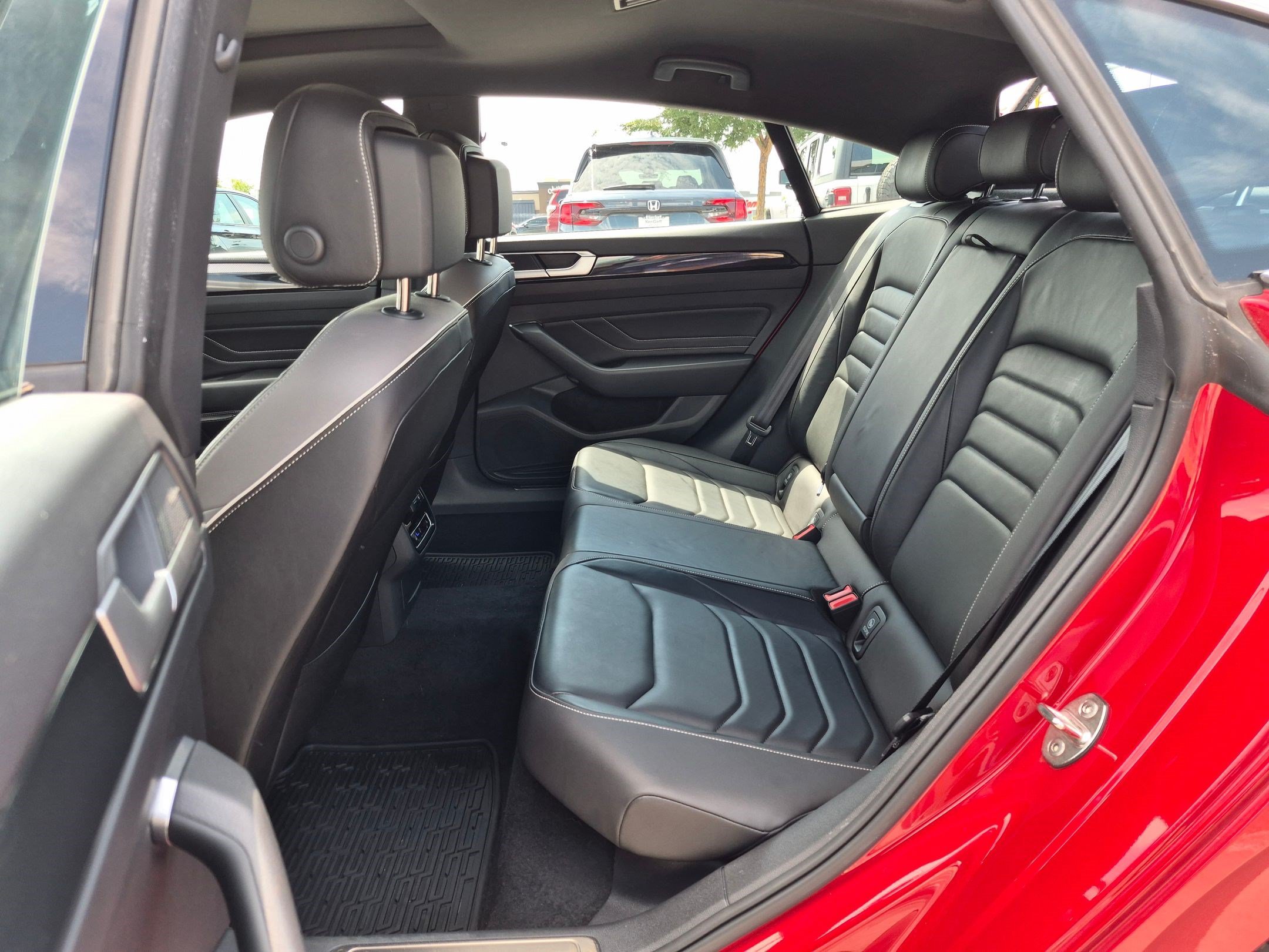 Used 2023 Kings Red Metallic Volkswagen SEL Premium R-Line image 29