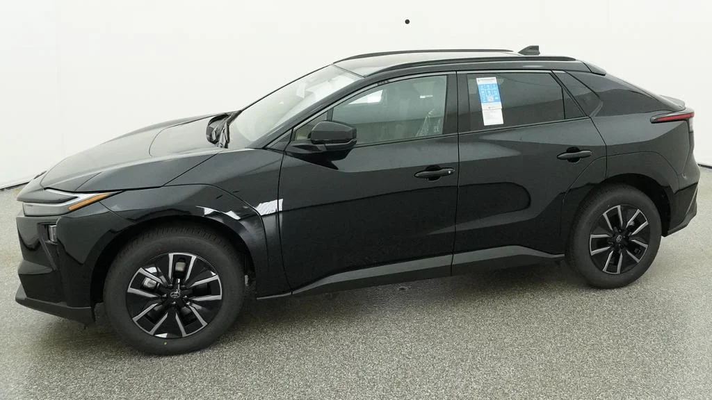 New 2026 Midnight Black Metallic Toyota XLE image 48