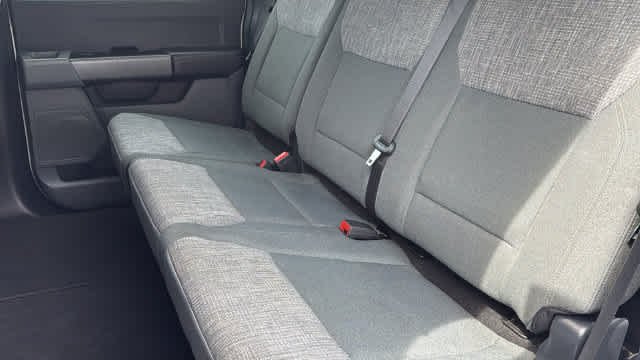 Used 2023 Oxford White Ford XLT image 26