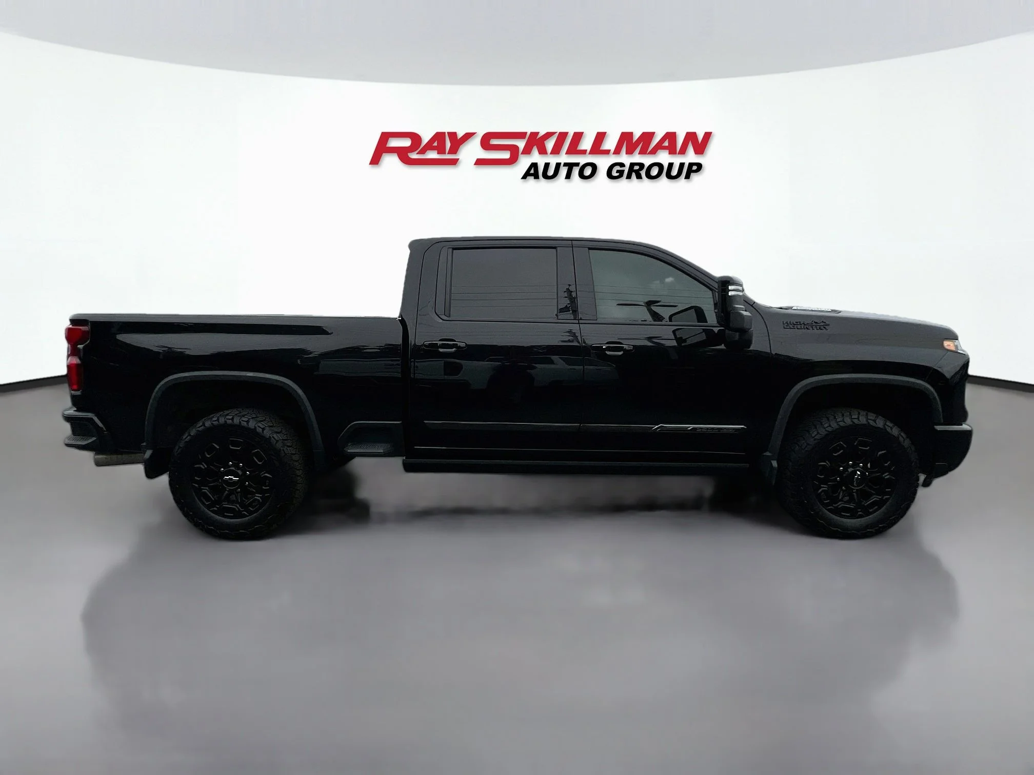 Used 2024 Black Chevrolet HIGH COUNTRY image 8
