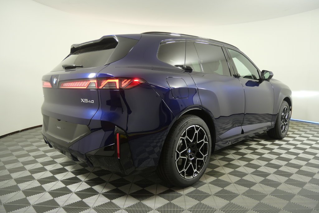 New 2027 Tanzanite Blue II Metallic BMW  image 4