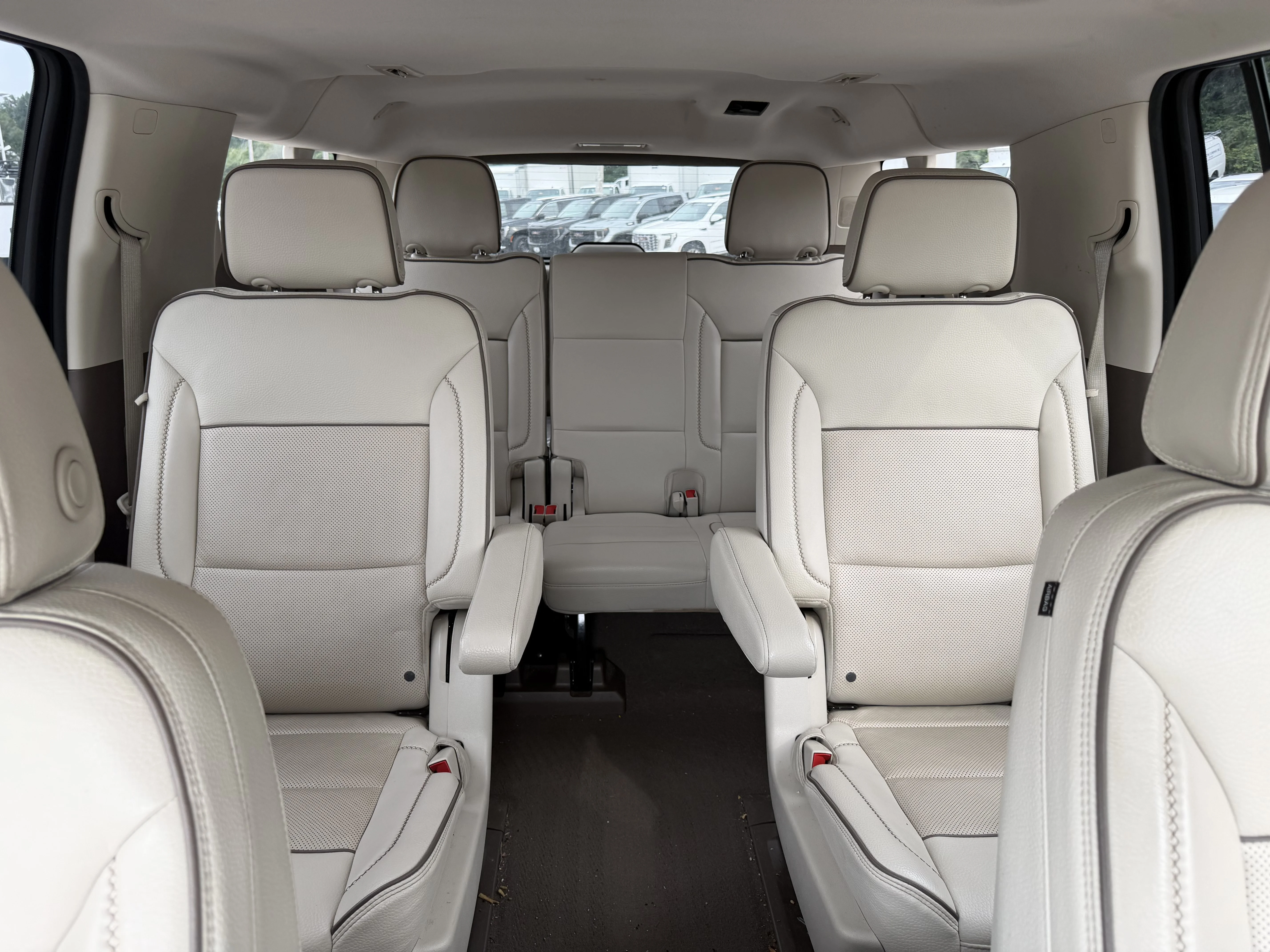 Used 2022 Hunter Metallic GMC Denali image 21