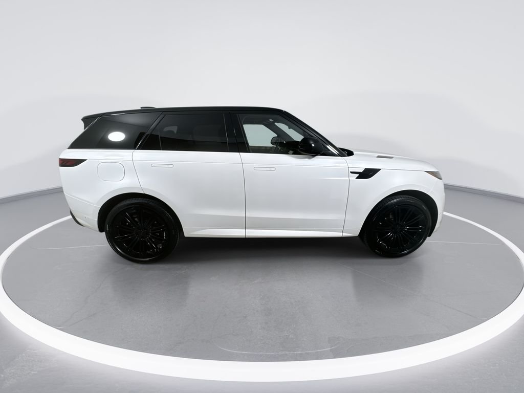 New 2026 OSTUNI PRL WHT Land Rover Dynamic SE image 9