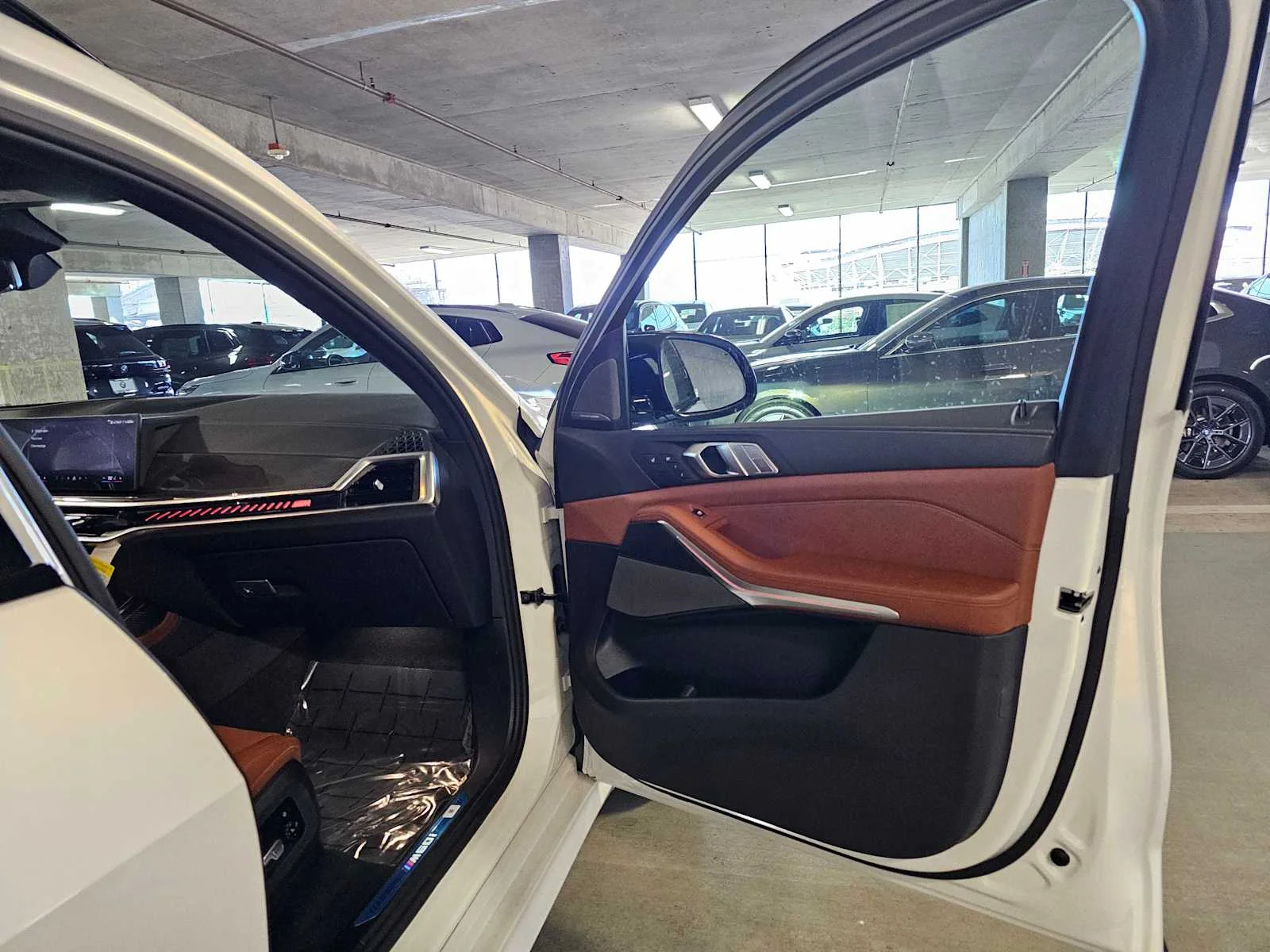 New 2026 Mineral White Metallic BMW M60i image 32