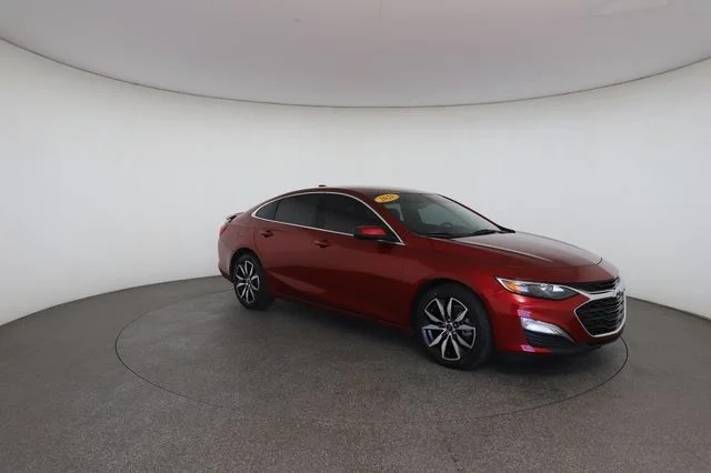 Used 2021 Red Chevrolet RS image 27