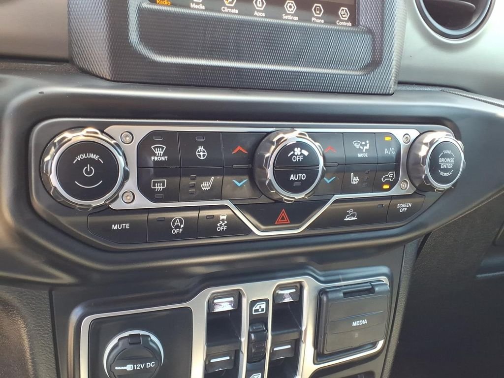 Used 2021 Crystal Metallic Jeep Sport image 12