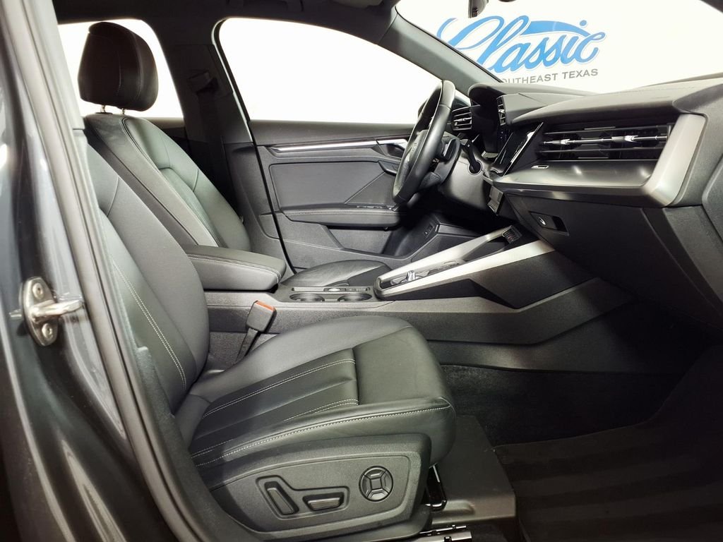 Used 2024  Audi 40 Premium image 11