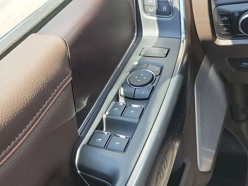 New 2026 Star White Metallic Tri-Coat Ford F-250® King Ranch® image 13