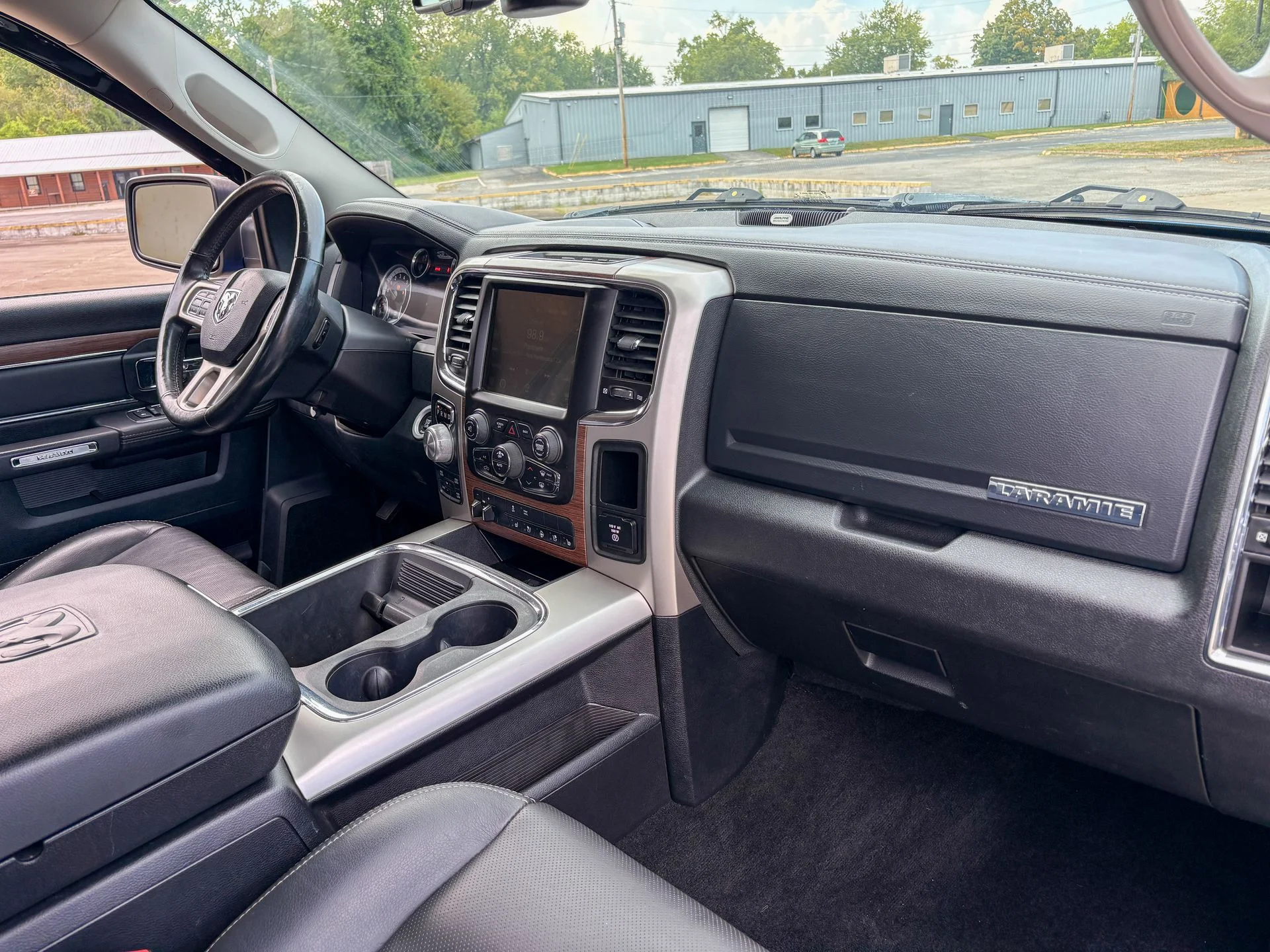 Used 2016 Blue Ram Laramie image 27