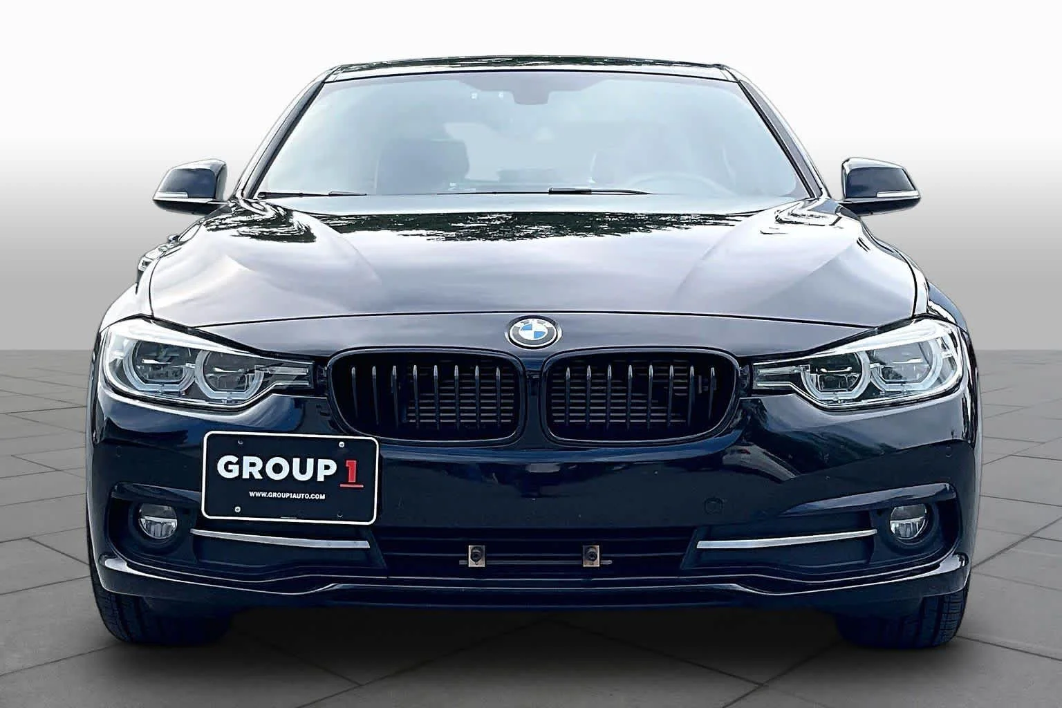 Used 2017 Jet Black BMW 330e iPerformance image 3