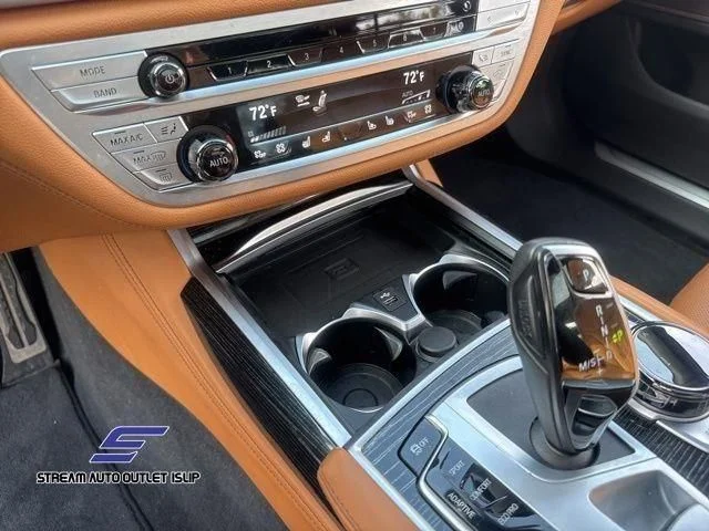 Used 2022 Black BMW 750i xDrive image 50
