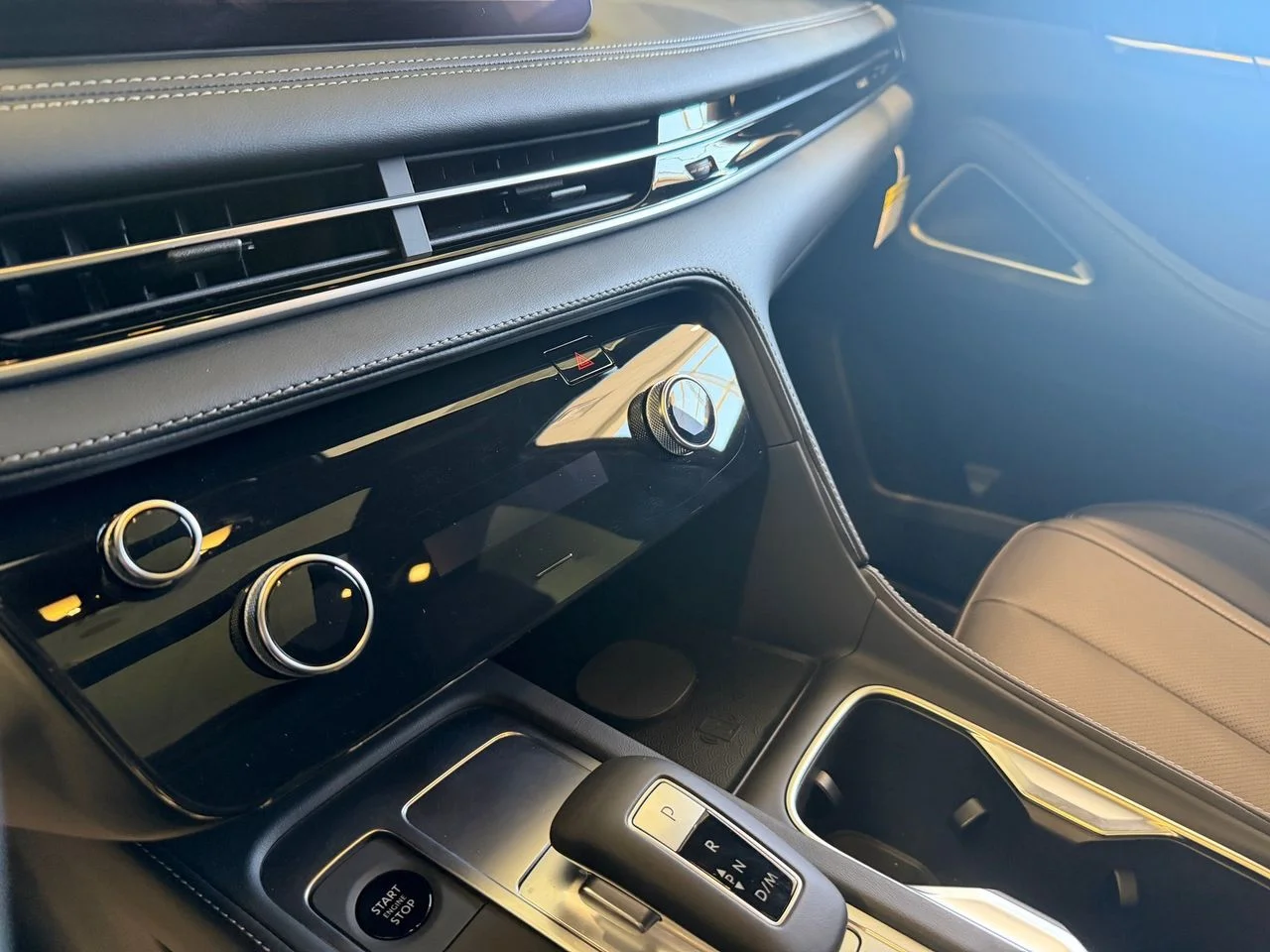 New 2027 HARBOR GRAY INFINITI Sport AWD image 22