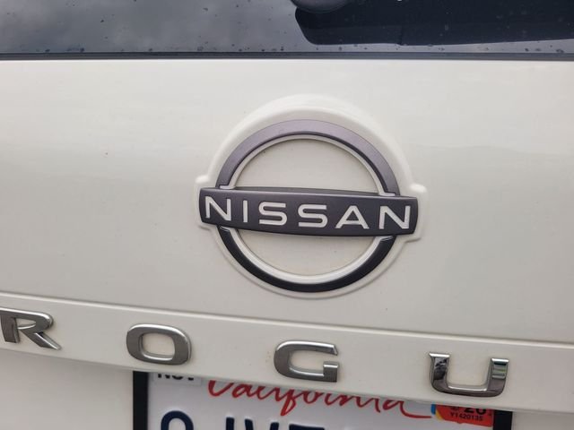 Used 2023 White Nissan S image 10