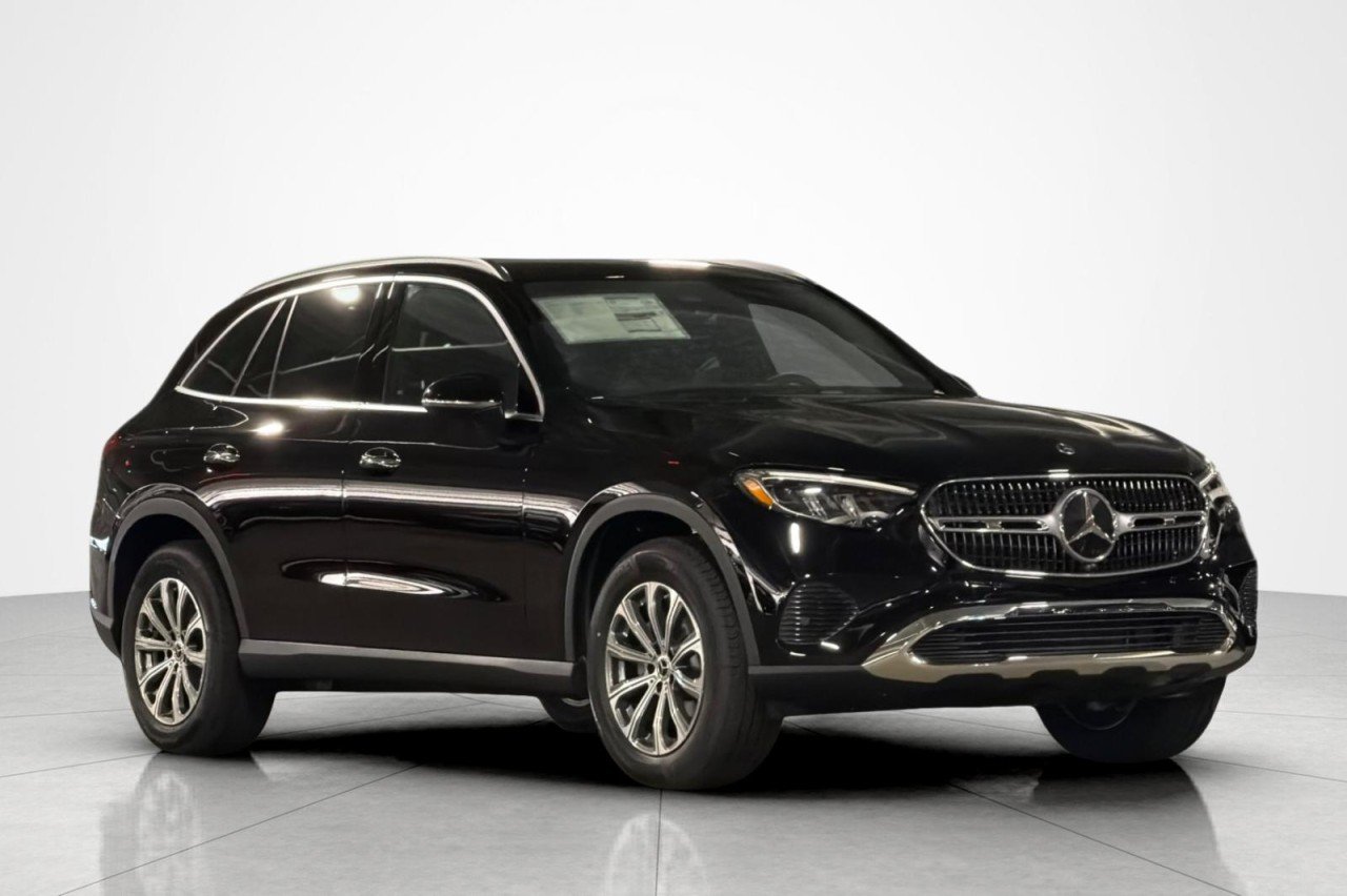 New 2026 Black Mercedes-Benz GLC 300 SUV image 7