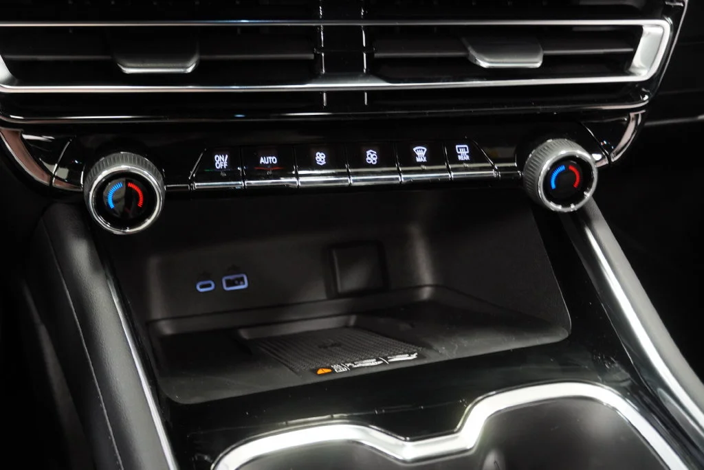 New 2027 Mosaic Black Metallic Chevrolet LT image 27