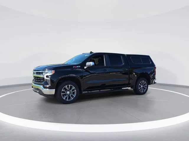 Used 2025 Black Chevrolet LT image 4