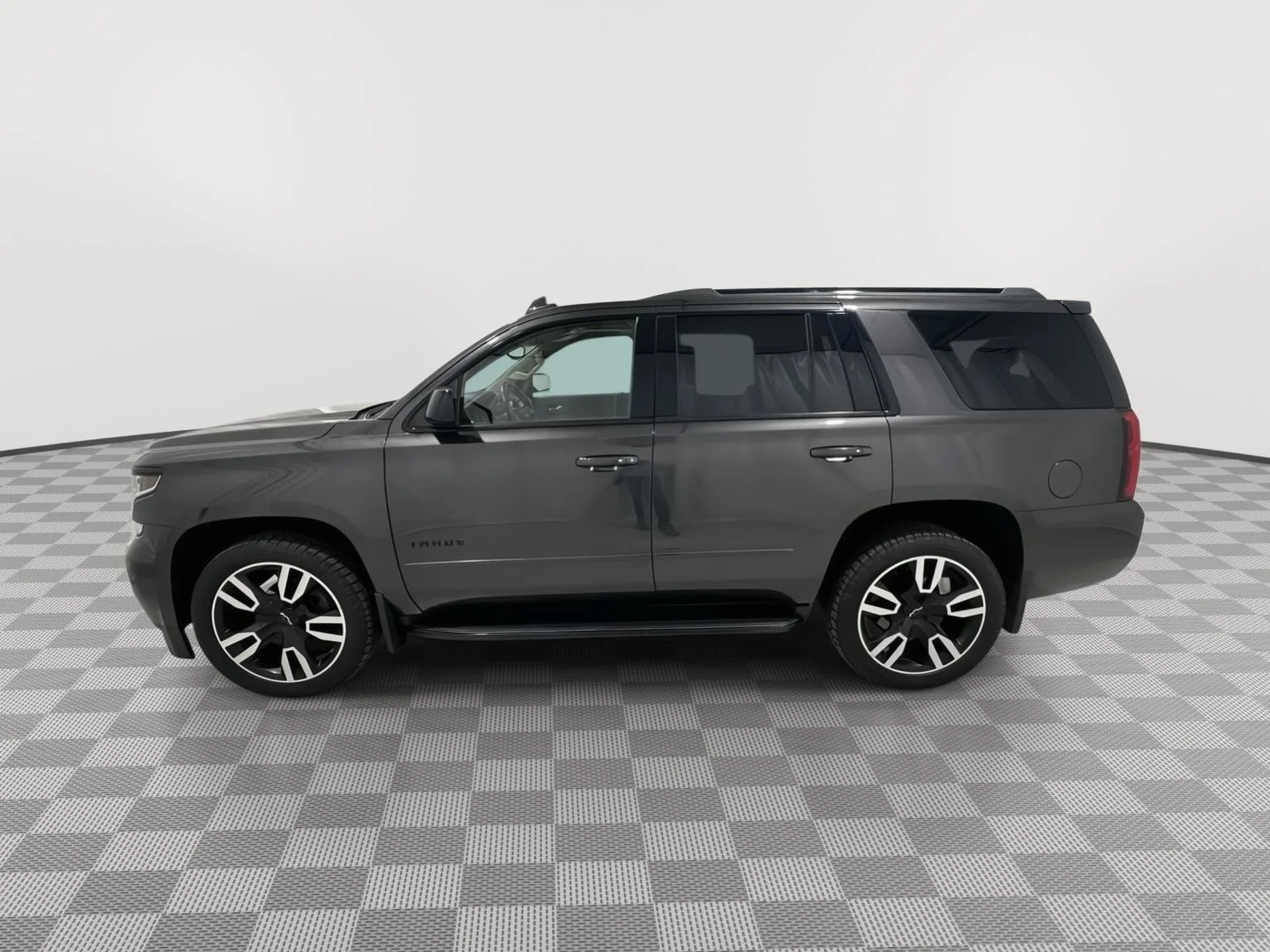 Used 2018 TUNGSTEN METALLIC Chevrolet Premier image 2