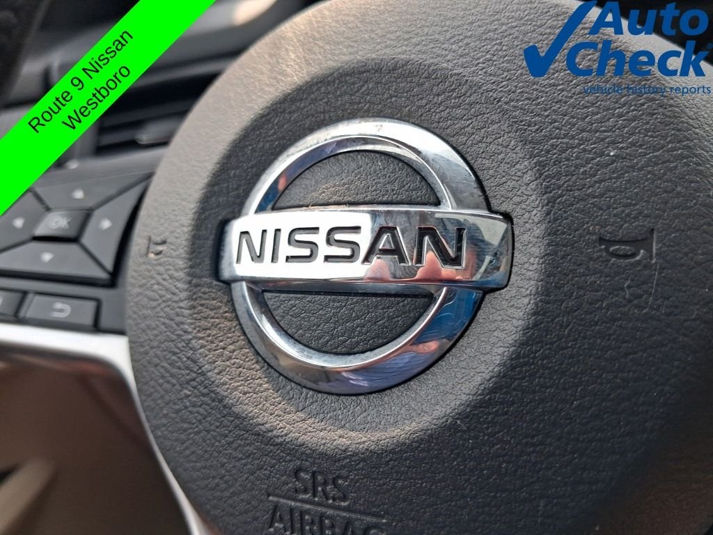 Used 2017 Gray Nissan SL image 28