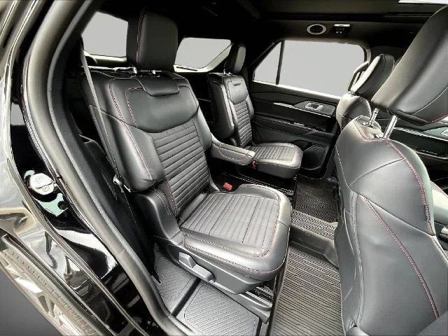 New 2026 Agate Black Metallic Ford ST-Line image 44