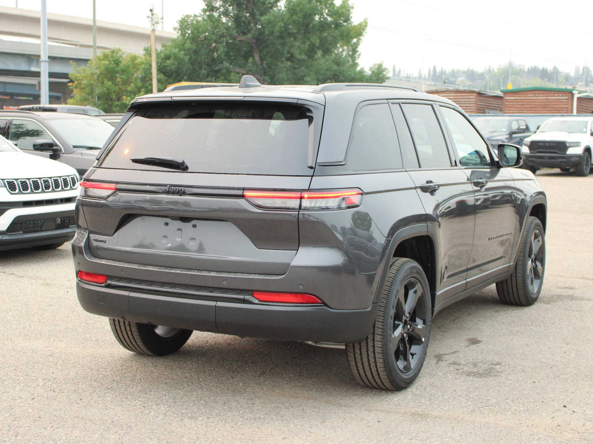 New 2025 Grey Jeep Altitude* 4x4, Sunroof, Trailer Tow Pkg, Heated Leather image 4