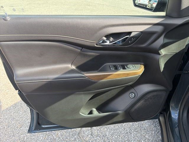 Used 2019 Dark Sky Metallic GMC SLE image 11