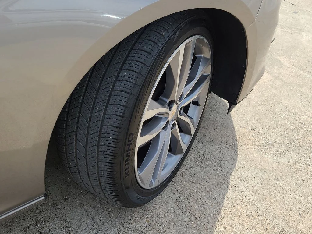 Used 2024 Gray Chevrolet LT image 7