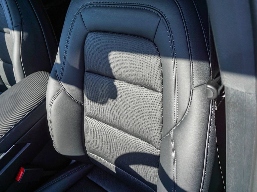 2027 Chevrolet Equinox LT - Photo 20