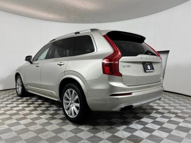 Used 2016  Volvo T6 Momentum image 5