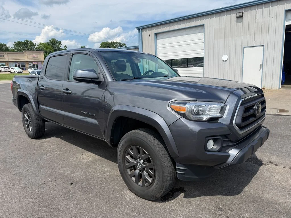 Used 2020 Gray Toyota SR5 image 13