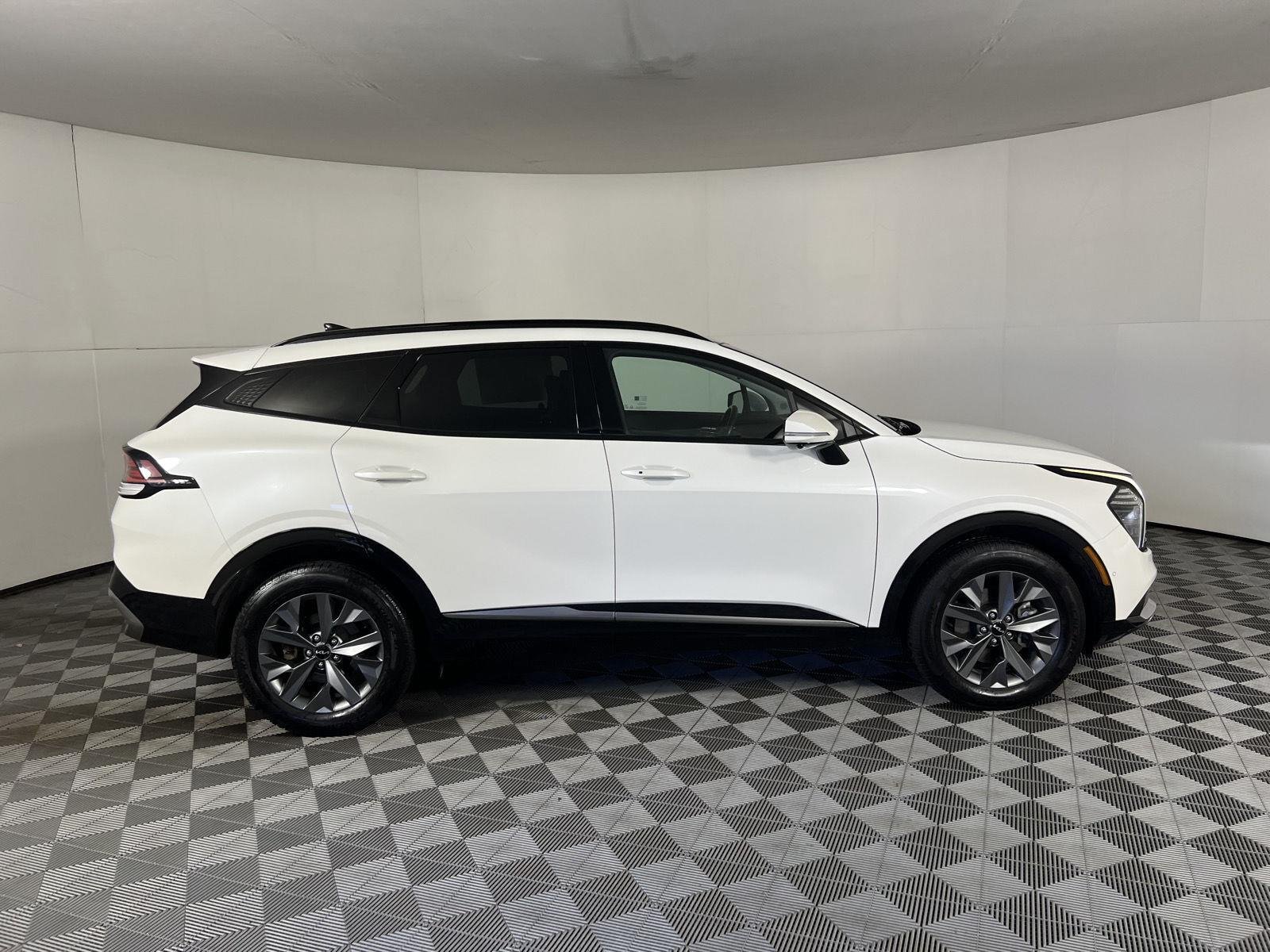 Used 2024 Snow White Pearl Kia SX-Prestige image 10