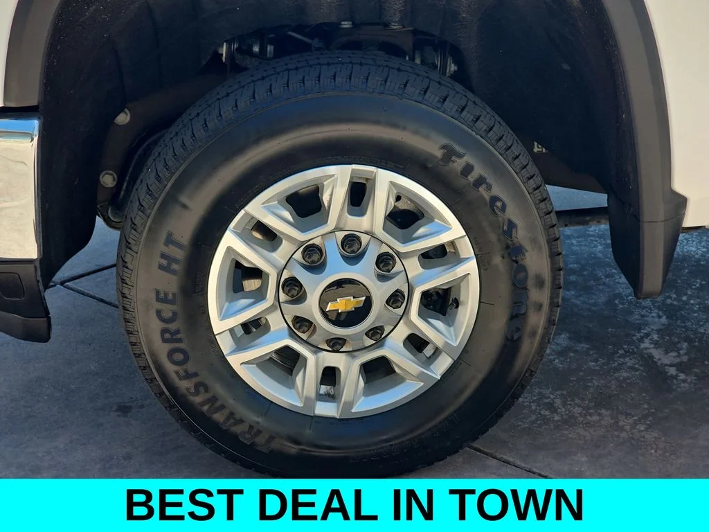 Used 2025 White Chevrolet LT image 36