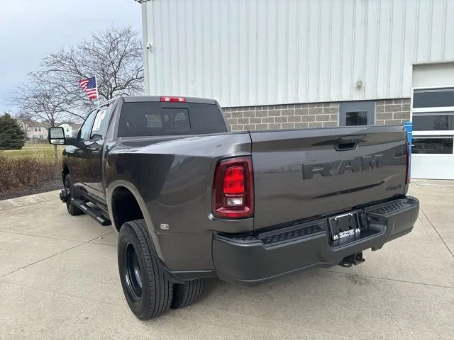 Used 2025 Granite Crystal Clearcoat Metallic Ram Tradesman image 9