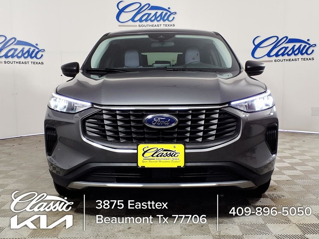Used 2026 Gray Ford Active image 3