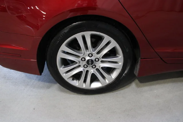 Used 2016 Red Lincoln Base image 34