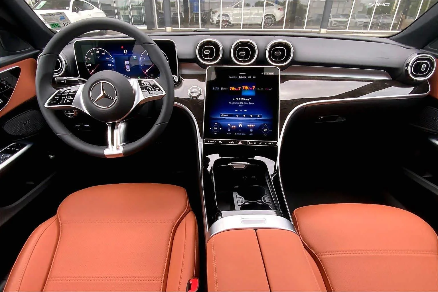 New 2026 MANUFAKTUR Moonlight White Metallic Mercedes-Benz C 300 image 5