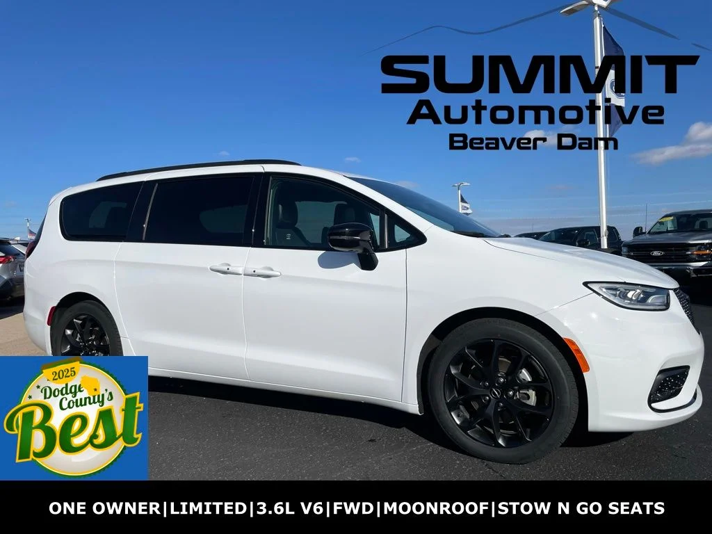 2025 Chrysler Pacifica Limited's photo