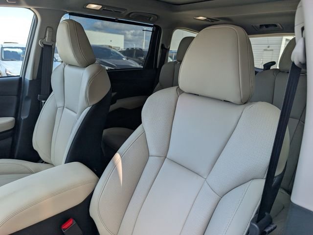 New 2026 CRYSTAL WHITE PEARL Subaru Limited 7-Passenger image 7