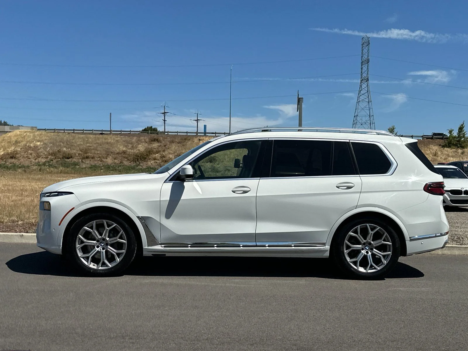 Used 2025 White BMW xDrive40i image 6