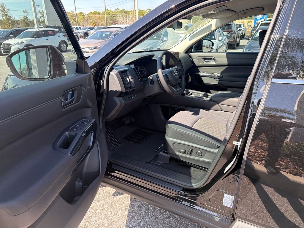 New 2026 Nissan Pathfinder SV 4D Sport Utility